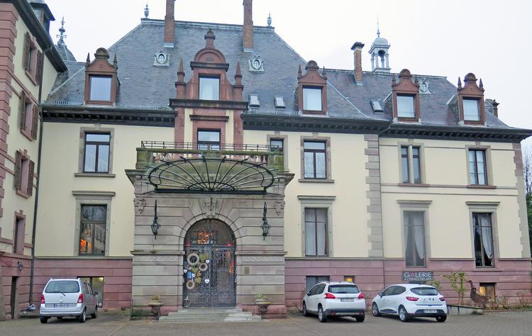 Hotellet Domaine de Beaupré er et gammelt slot i Alsace, som er omdannet til både hotel og kunstgalleri. Poul Husted