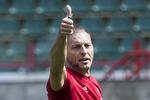 Der er  35 dommere med ved VM og næsten tre gange så mange assistenter. Nestor Pitana er en af de mest rutinerede.  Pavel Golovkin/AP