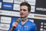 Simone Consonni erobrede to bronzemedaljer ved VM på bane i foråret, og nu har han også hentet sin første sejr som professionel på landevejen.
   Peter Dejong/AP