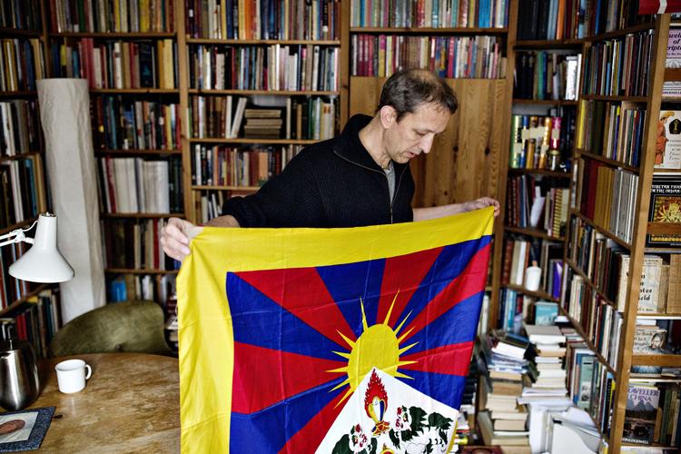 Anders Højmark Andersen blev afvist 15. juni 2012, da han forsøgte at løbe op på Kastellets voldkrone med et tibetflag. Nu 
   Melissa Kühn Hjerrild/POLFOTO