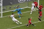 Den her målchance misbruger Luis Suárez, og det var i det hele taget ikke den ellers målfarlige angribers dag mod Egypten.
   Vadim Ghirda/AP