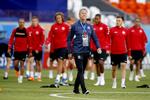 Landstræner Åge Hareide dirigerede fredag eftermiddag landsholdet gennem den sidste træning før VM-premieren på Mordovia Arena.  Finn Frandsen/POLFOTO