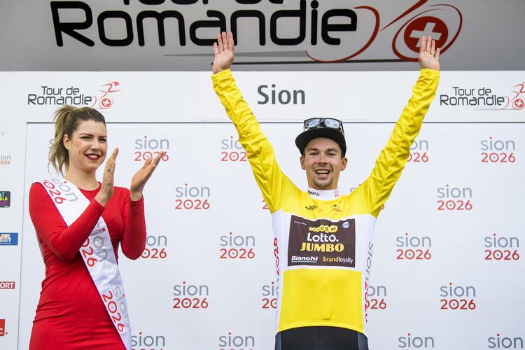 Primoz Roglic er efterhånden vant til vinderhyldest, og efter tidligere i år at være sluttet som nr. 1 i både Baskerlandet Rundt og Tour de Romandie føjede han i dag hjemlandets Slovenien Rundt til generaliebladet.
   Jean-christophe Bott/AP