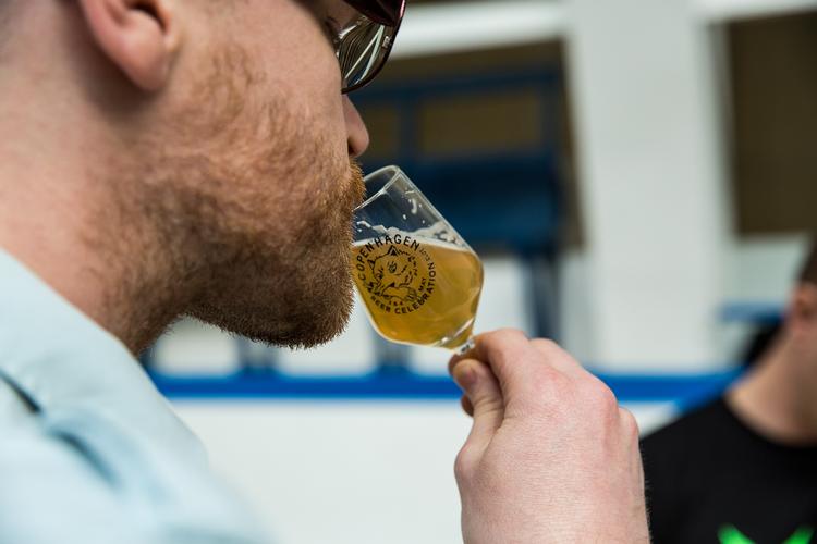 Hvert år lancerer det danske bryghus en øl i samarbejde med Dansk Flygtningehjælp. Årets udgave lanceres nu på onsdag. Pr-foto Mikkeller