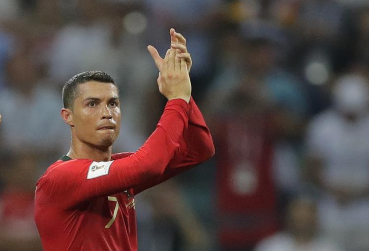 Moderedaktør Pernille Rosenkilde har kåret Ronaldo til en af de ti flotteste fodboldspillere ved VM i en Euroman artikel.  Sergei Grits/AP