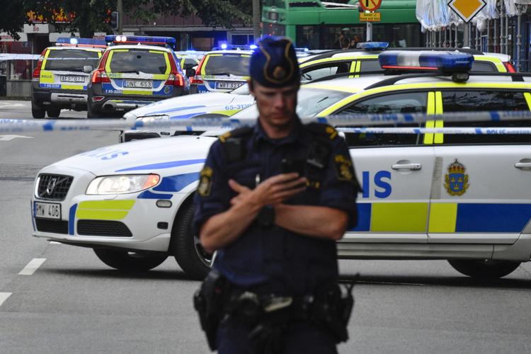 Politiet er massivt til stede i Malmø.  50090 Johan Nilsson/tt/Ritzau Scanpix