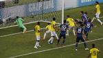     Colombia-målmand  David Ospina blev overlistet i slutfasen, da Yuya Osako headede ind.  Vadim Ghirda/AP