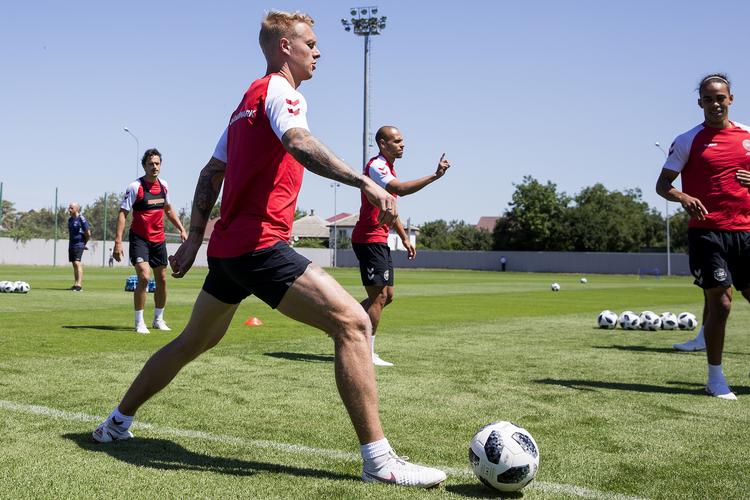 Simon Kjær var tilbage på træningsbanen i går efter at have hvilet et par dage.   Finn Frandsen/POLFOTO
