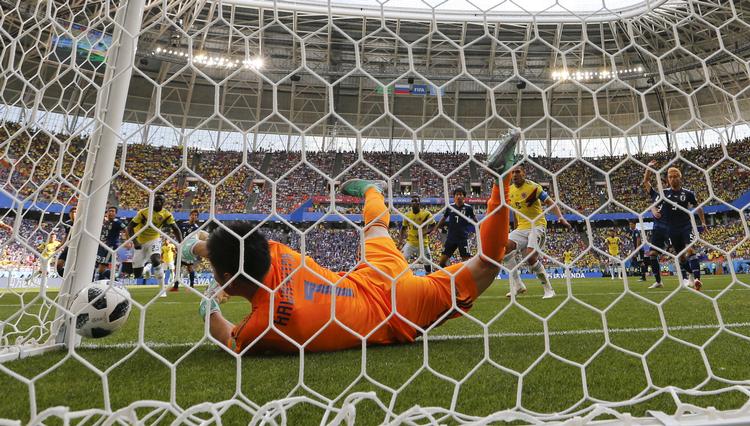 Juan Quinteros frisparksscoring for Colombia mod Japan er et af flere mål ved VM, der er scoret på en standardsituation.  Natacha Pisarenko/AP