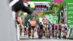 Amalie Dideriksen suser over stregen til sæsonens første sejr på 4. etape i WorldTour-løbet OVO Energy Women's Tour. Foto: OVO Energy Women's Tour. 