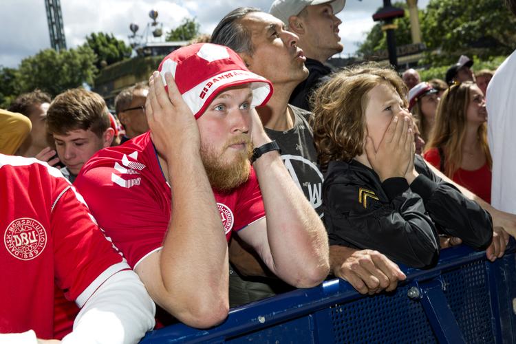 Det startede så godt - et hurtigt dansk mål, men så fik Australien udlignet. Det lagde en dæmper på festen i Tivoli. Andreas Haubjerg/POLFOTO