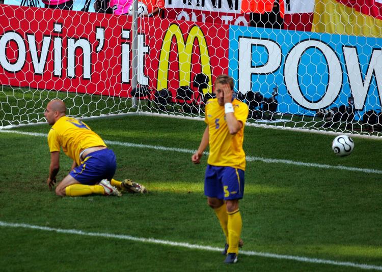 Tyskland og Sverige mødtes senest i en VM-slutrundekamp i 2006, da Lukas Podolski scorede to gange i de første 12 minutter, inden Sverige blev ramt af en udvisning efter 35 minutter. Diether Endlicher/AP