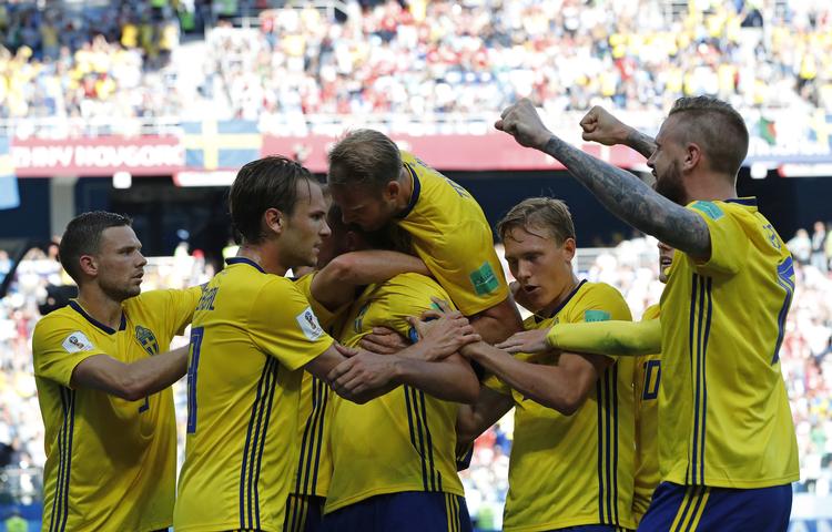 Sverige vandt 1-0 over Sydkorea i den første kamp. 
   Pavel Golovkin/AP