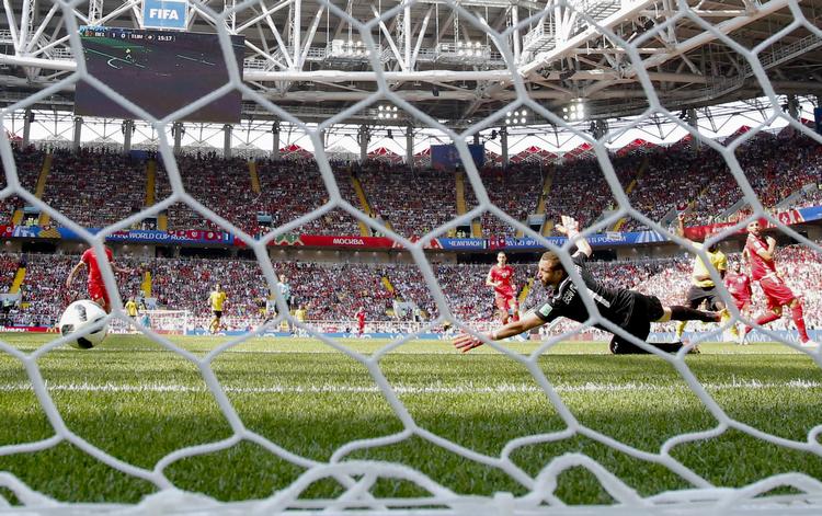 Romelu Lukaku kom op siden af Cristiano Ronaldo med 4 VM-scoringer under kampen mod Tunesien. (AP Photo/Antonio Calanni)
   Antonio Calanni/AP