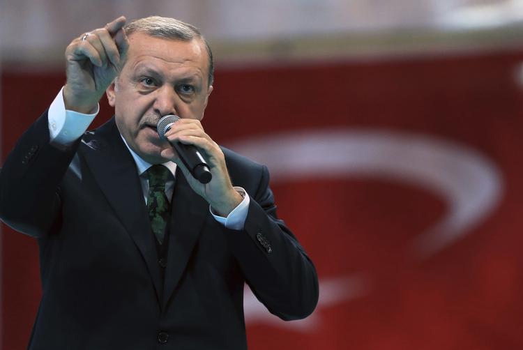Murat Cetinmuhurdar/AP
