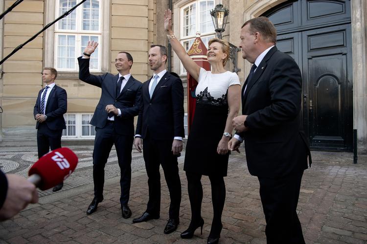 Ministerrokade i begyndelsen af maj, hvor statsminister Lars Løkke Rasmussen (V)  ansatte Eva Kjer Hansen (V) som minister for fiskeri og ligestilling og minister for nordisk samarbejde.
   Peter Hove Olesen/POLFOTO