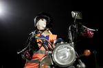 Maha Mohammed poserer på en motorcykel, da hun er i færd med at lære at køre ved Bikers Skills instituttet i Riyadh. Nariman El-mofty/AP