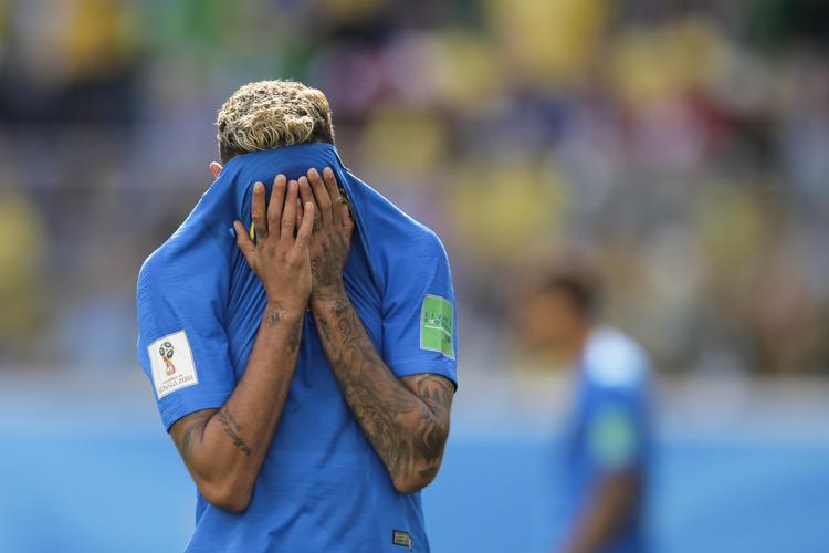 Neymar græd efter Brasiliens forløsende sejr over Costa Rica. Dmitri Lovetsky/AP