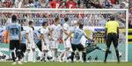 Luis Suarez scorede Uruguays første mål i sejren over Rusland. Gregorio Borgia/AP
