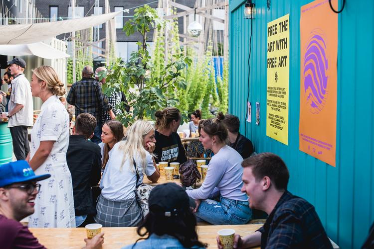 Back to Future Sounds er i torsdagens anledning teamet op med Bakkens tidligere torsdagsklub, Brandy.
 Pr-foto Martin Marinov 