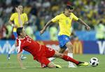 Philippe Coutinho leverede kampens detalje, da han spillede Paulinho fri til 1-0-scoringen. Ellers var der ikke alt for meget magi over Brasilien. Victor R. Caivano/AP