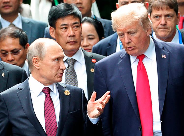Trump og Putin har mødtes tidligere men ikke til et egentligt topmøde som der nu er planlagt. Mikhail Klimentyev/AP