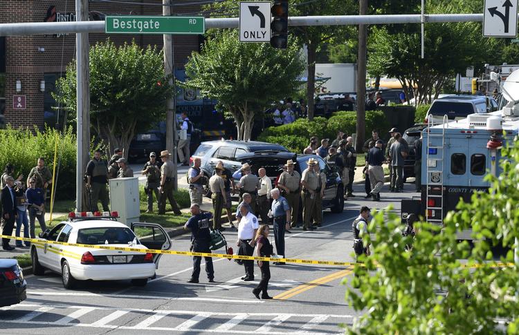 Politiet afspærrede efter skyderiet straks området omkring avisen Capital Gazette. Susan Walsh/AP