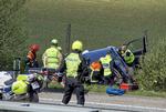 Det er voldsomme kræfter, der er på spil, når bilister kører galt. Her ses politi og redningsmandskab rydde op efter en dødsulykke på Herningsmotorvejen. Arkivfoto. Bonnerup Claus