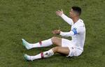 Cristiano Ronaldo havde det svært mod Uruguays stærke defensiv.
   Darko Vojinovic/AP