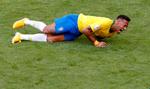  Neymar lå flere gange lidende på græsset.  David Gray/Ritzau Scanpix
