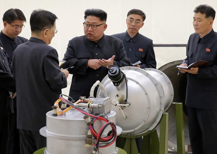 I dette udaterede billede ses Kim Jong-un i Nordkorea. /AP