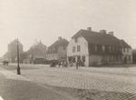 Hint: I dag har gaden nogle af Københavns bredeste cykelstier, og der dufter ofte af Shawarma.  Foto: 1896: Ukendt fotograf, Københavns Museum