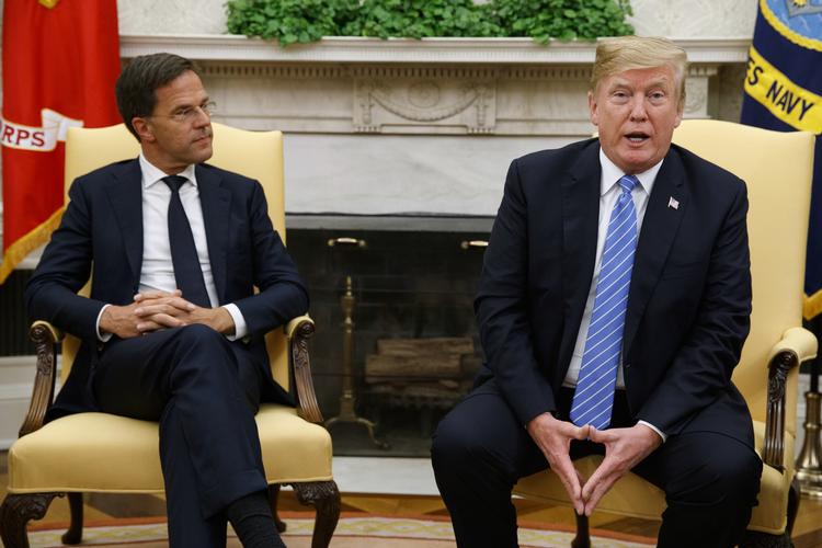Præsident Trump har sendt breve til flere Nato-allierede. Heriblandt også Holland, hvis premierminister, Mark Rutte, indfandt sig til audiens hos Trump i Det Hvide hus så sent som mandag. Evan Vucci/AP