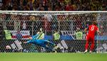 Harry Kane passerede David Ospina to gange i aftes. I regulær tid og i straffesparkskonkurrencen.  Kai Pfaffenbach/Ritzau Scanpix
