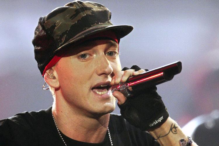 Eminem lavede sine tre bedste albums fra 1999-2002, hvis du spørger musikredaktør Simon Lund, der peger på 'The Slim Shady LP'(1999), 'The Marshall Mathers LP'(2000) og 'The Eminem Show'(2002).
    Andrew Medichini/AP