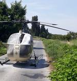 Helikopteren blev fundet udbrændt nord for Paris efter flugtforsøget.  /AP