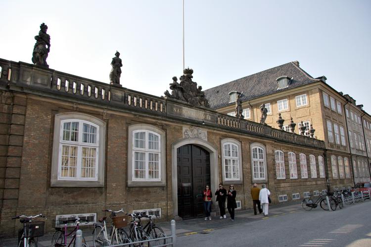 Kulturgenstande på Nationalmuseet er gået tabt eller er blevet beskadiget, fordi flere af museets magasiner har været udsat for svamp og fugt.  Brian Bergmann/Ritzau Scanpix