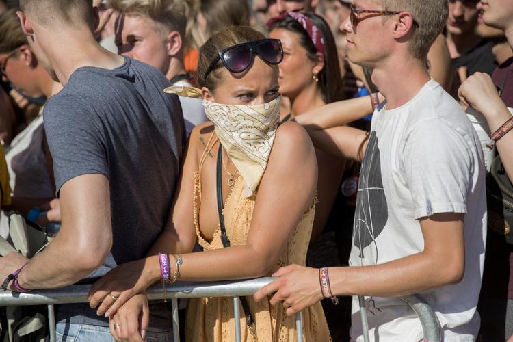 Landevejsrøverlooket er populært under årets Roskilde Festival, hvor det støver ganske gevaldigt.  Andreas Haubjerg/POLFOTO
