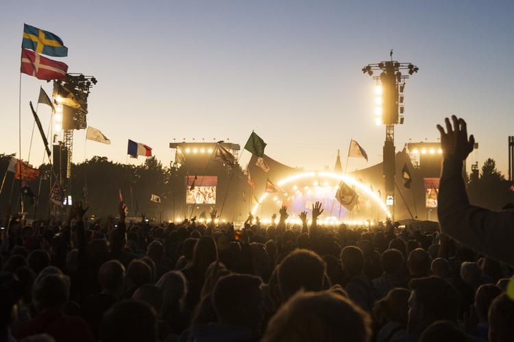 Hvor meget kunne man høre, hvis man stod helt nede bagved? Ikke ret meget, lød det fra flere festivalgængere under Eminems koncert. 
   Loftlund Olivia