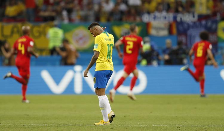 Neymar må sammen med holdkammeraterne forlade VM efter en præstation i kvartfinalen, hvor brasilianerne ikke ramte topniveauet. 
   Eduardo Verdugo/AP
