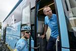 Astana-træneren Rune Larsen, her sammen med estlænderen Tanel Kangert (tv), tror på klar forbedring i dag.
   Claus Bonnerup/Ritzau Scanpix