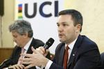 Præsidenten for Den Internationale Cykelunion, UCI, er også borgmester i dagens målby Sarzeau.
   Salvatore Di Nolfi/AP