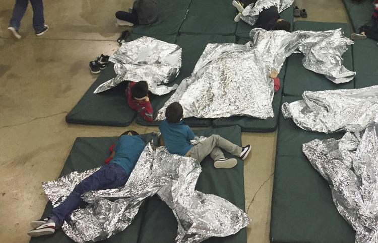 Donald Trump har i månedsvis været under kritik for at adskille immigrantbørn fra deres forældre, efter de er taget i at forsøge at krydse den amerikanske grænse ulovligt. /AP