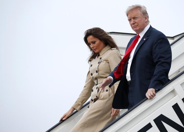 Donald Trump og hustruen, Melania, landede tirsdag aften i Bruxelles.  Pablo Martinez Monsivais/AP