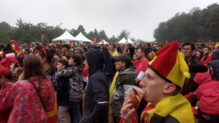 I byer i hele Belgien samledes folk foran storskærme for at se VM-semifinalen mod Frankrig. Her er det en park i Waterloo, en forstad cirka 15 km syd for Bruxelles. Nilas Heinskou