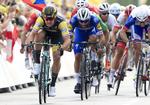  Dylan Groenewegen fik karrierens anden Tour-sejr, da han var bedste i sprinten efter 231 flade, kedelige kilometer.  Peter Dejong/AP