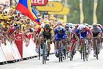 Hollænderen Dylan Groenewegen vinder massespurten på 7. etape med et par længder.
   Peter Dejong/Ritzau Scanpix