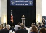 Kirstjen Nielsen oplyste lørdag om, at der ikke er tegn på russisk indblanding i midtvejsvalget i samme skala som præsidentvalget, men at landet forsøger at påvirke gennem sociale medier. Mel Evans/AP