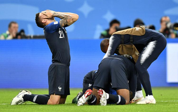 De unge franske spillere spiller i aften deres livs største kamp: VM-finalen mod Kroatien.  Martin Meissner/Ritzau Scanpix