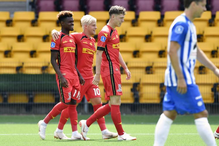 Godsway Donyoh (tv.) scorede FC Nordsjællands mål.  Anders Kjærbye - Ritzau/scanpix/Ritzau Scanpix